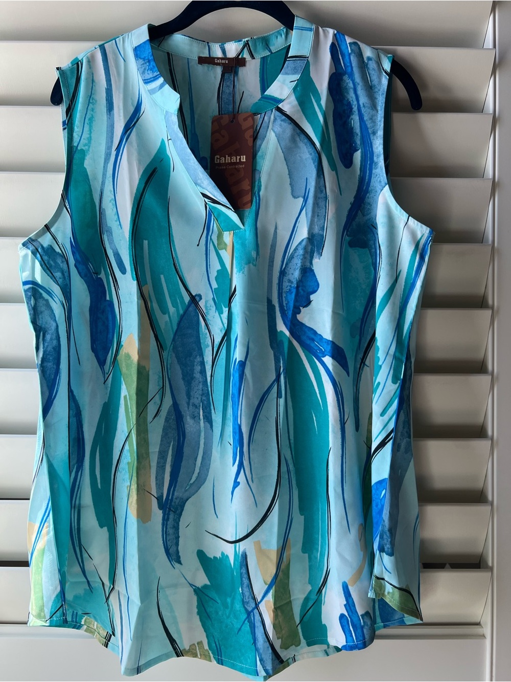 Gaharu Large NEW Women's Sleeveless V-Neck Brushstroke Print Top in Teal/Blue